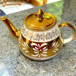 Gibsons Staffordshire English teapot